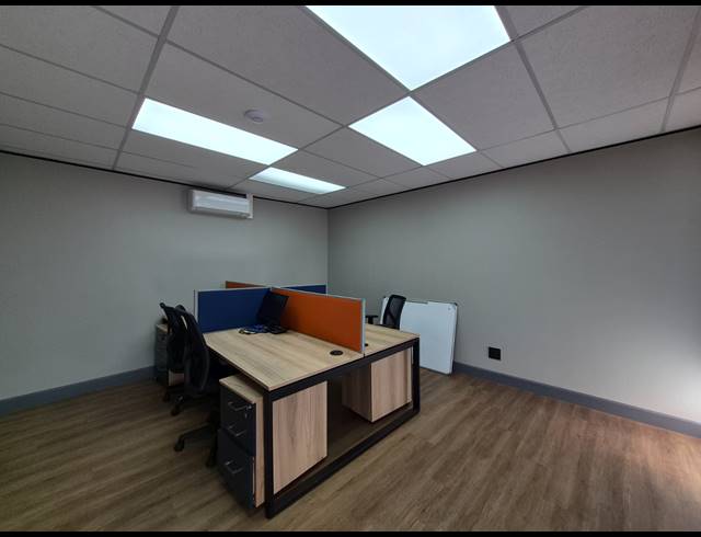 20M² OFFICE TO LET IN DUNKELD WEST
